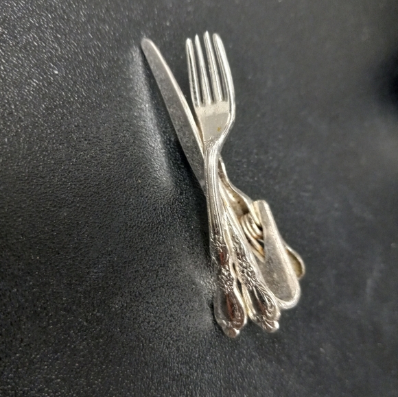Vintage Silverware Spoon & Knife Brooch Jewelry Accessory Pin Preppy Neck Tie - Picture 1 of 13
